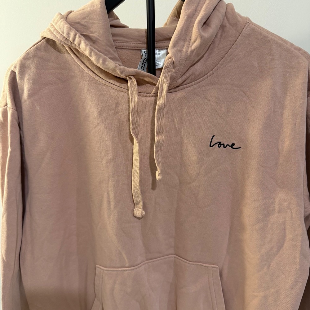H&M Divided Women Mauve Pink Love Embroidered Pullover Hoodie Sweatshirt Medium - Picture 3 of 8
